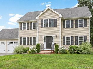 55 Fletcher Rd, Woburn, MA 01801