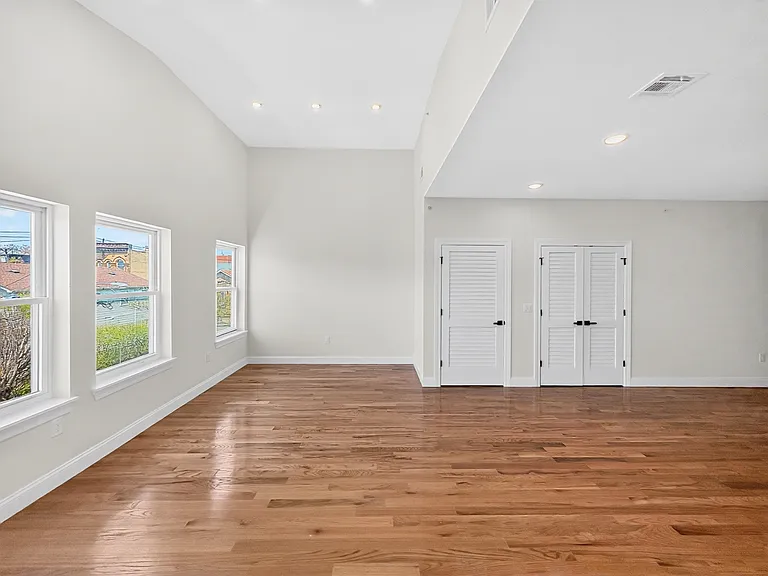 270 Hunterdon St #3 — Photo 6