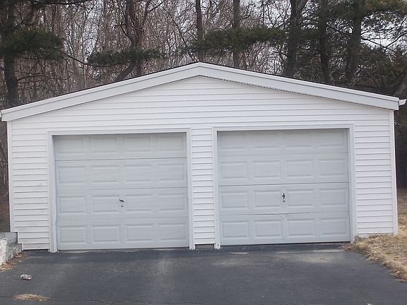 Detached 2 car garage