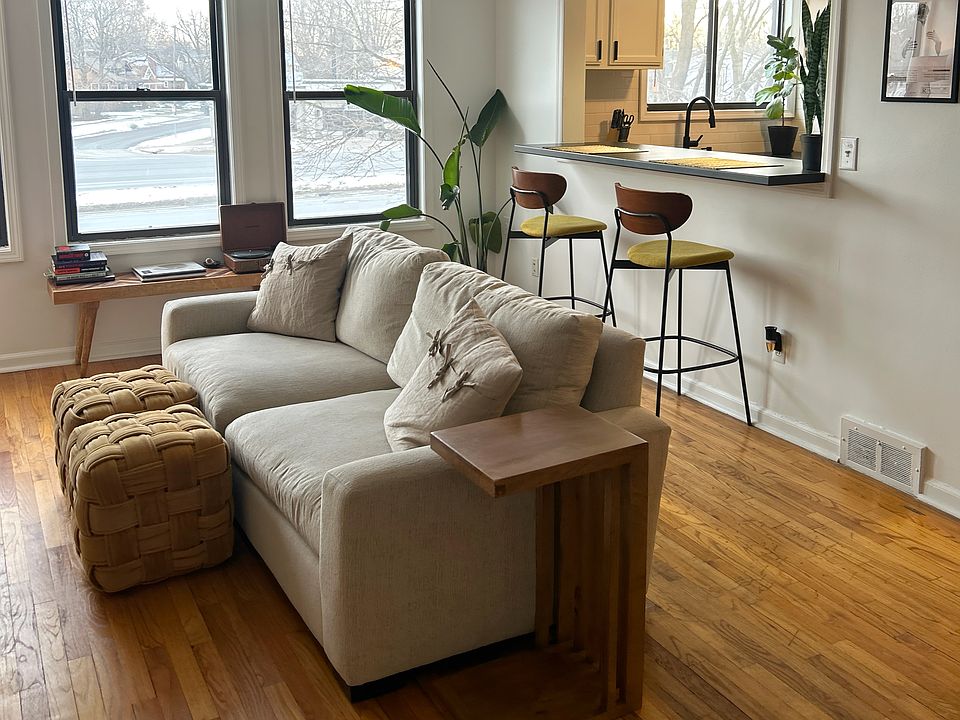 1st image of 25901 Woodward Ave APT 201