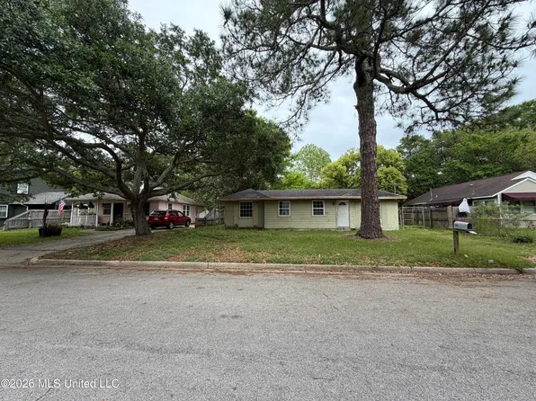1506 Resca De La Palma St, Pascagoula, MS 39567