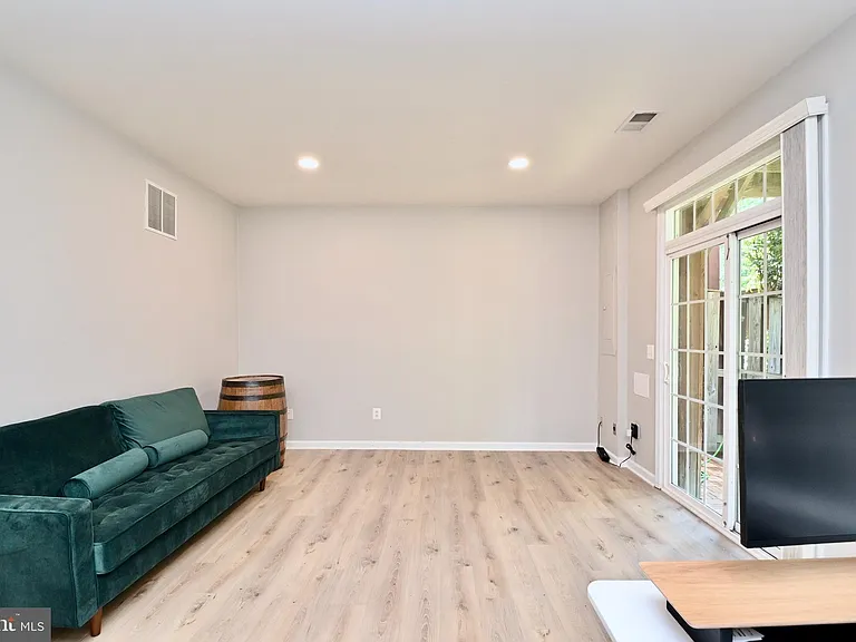 6915 Rolling Creek Way — Photo 26