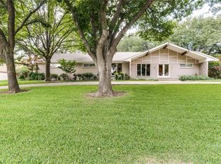 9526 Chiswell Rd, Dallas, TX 75238