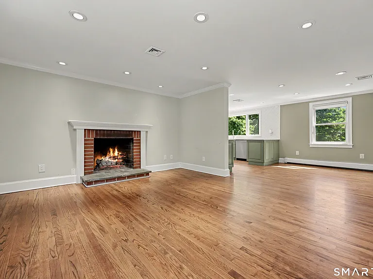 130 W Norwalk Rd — Photo 6