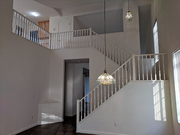 3rd image of 2338 Woodhill Dr