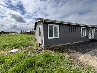 3 bed, 1352 sqft, $2,200 — Photo 2