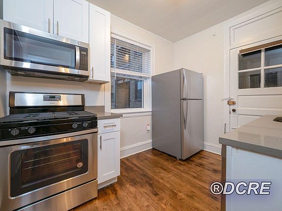 3rd image of 1204 W Newport Ave #1
