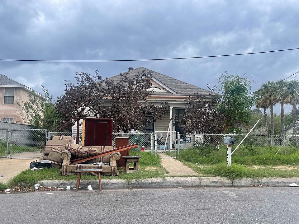 1st image of 920 McPherson Ave