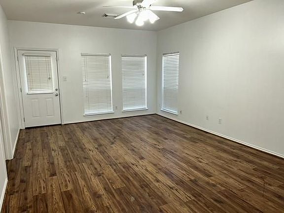 4th image of 3010 S Heights Hollow Ln