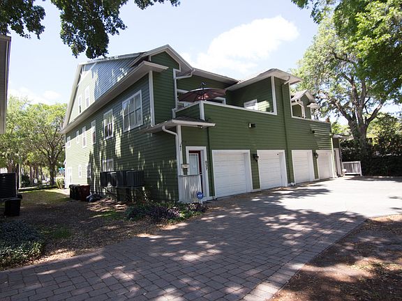 2nd image of 837 N Ferncreek Ave