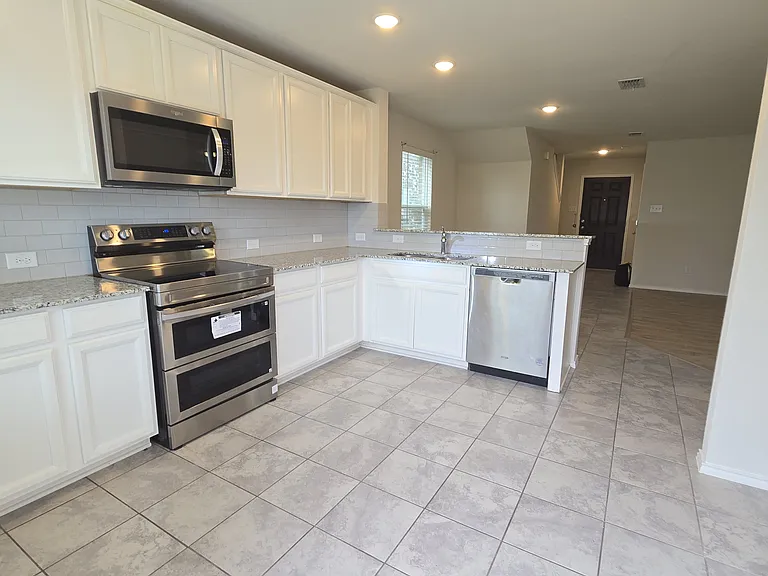 1431 Lumberton Dr — Photo 10
