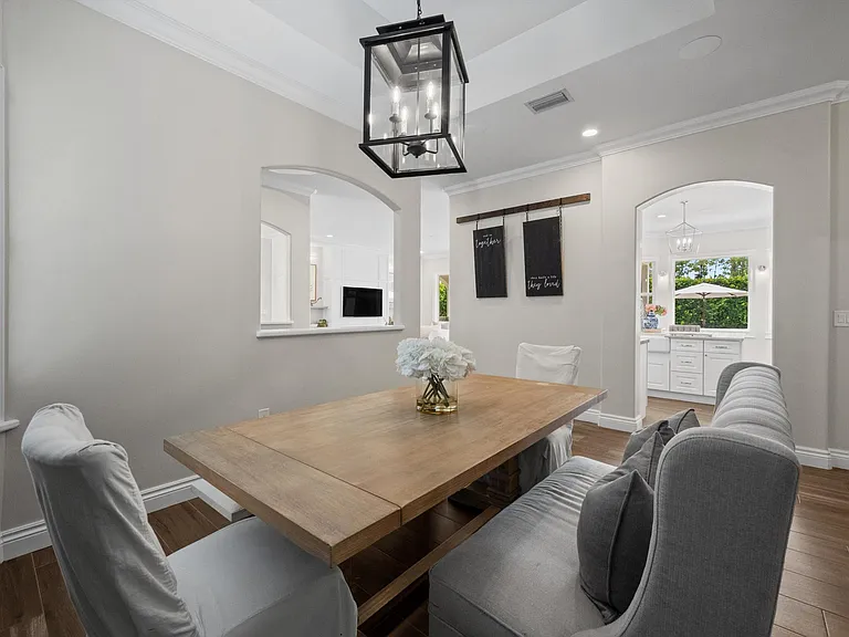 404 Indigo Ave — Photo 11