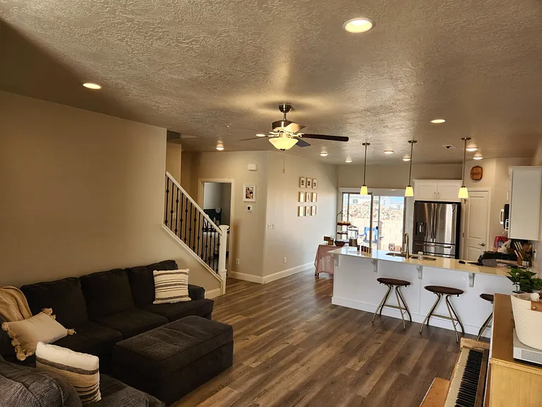527 N 550 W — Photo 3