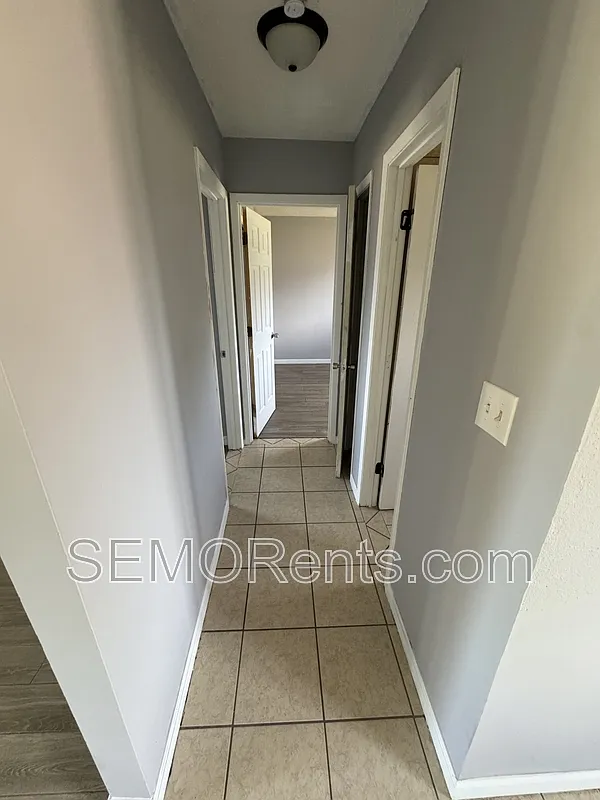 2 bed, 1.0 bath, $850 — Photo 4