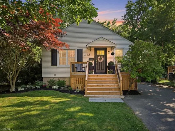 613 Clark Ave, Burlington, ON L7S 1P1