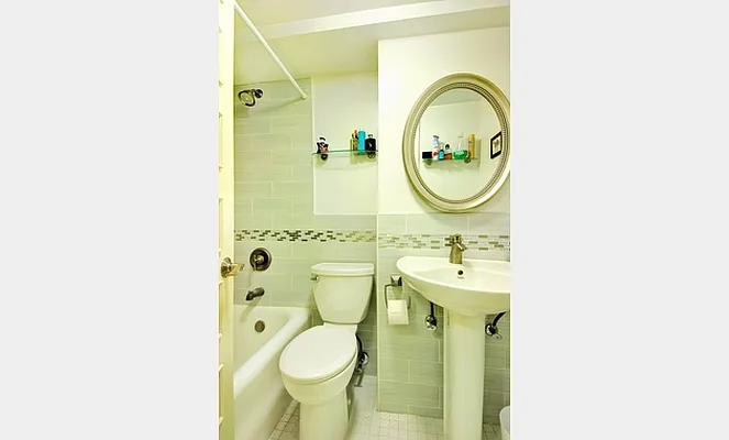 Rented by City Connections Realty | media 7