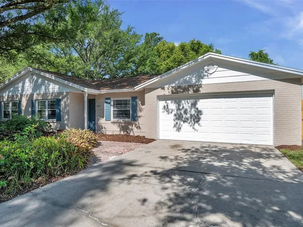 3725 Thornwood Dr, Tampa, FL 33618
