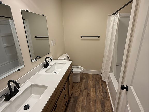 2nd image of 122 Highland Cir