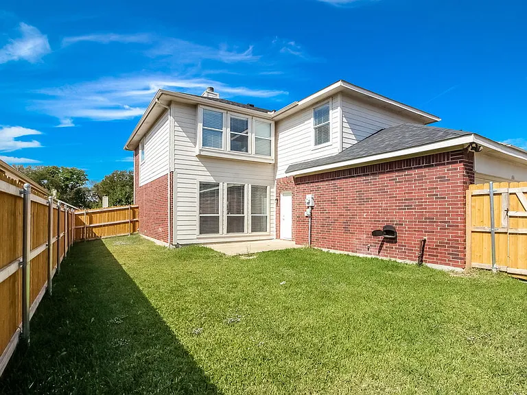 816 Parker Dr — Photo 16