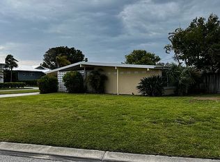 3006 Bay Dr, Bradenton, FL 34207