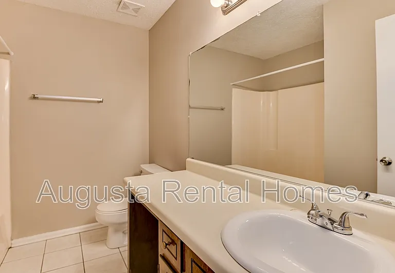 160 Chalet North Ct — Photo 9