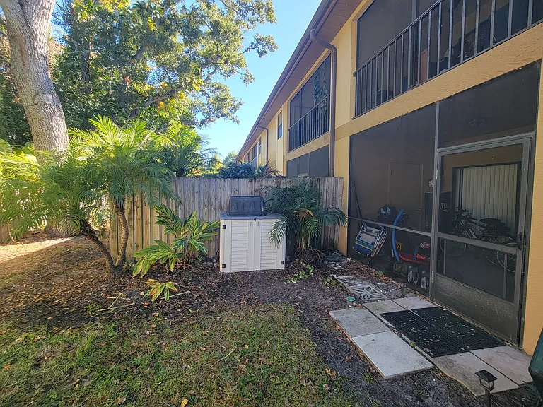 10167 Sailwinds Blvd N — Photo 19