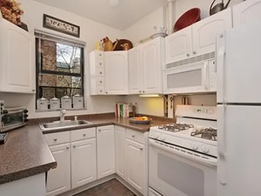 Sold by Corcoran | media 14