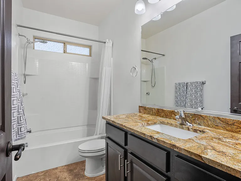 210 W Andrew Potter St — Photo 7