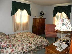 3rd image of 317 Nelson Ave