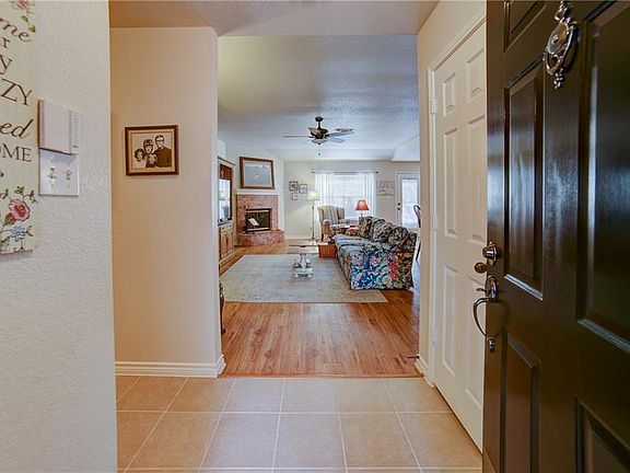 4th image of 217 Westbriar Ln