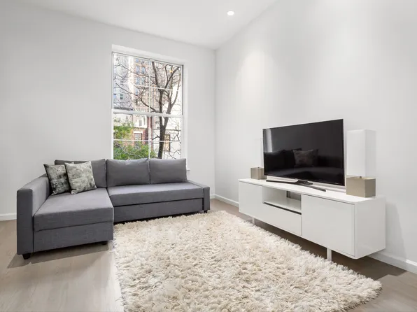 220 W 79th St APT 3, New York, NY 10024