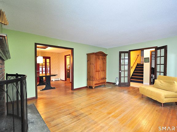 5th image of 121 Wedgewood Drive