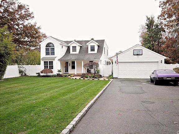 3rd image of 31 Lincoln Dr