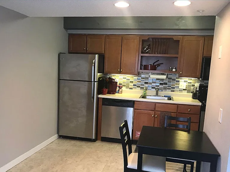 1600 E Grand River Ave — Photo 17