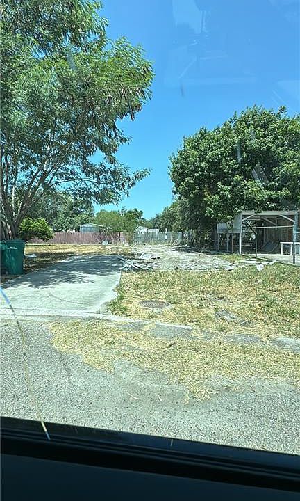1st image of 2903 N Dahlia St