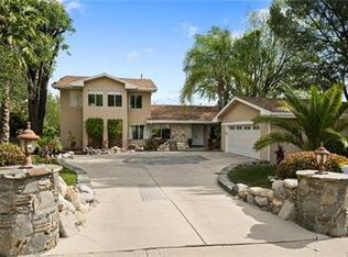 24361 Crestlawn St, Woodland Hills, CA 91367