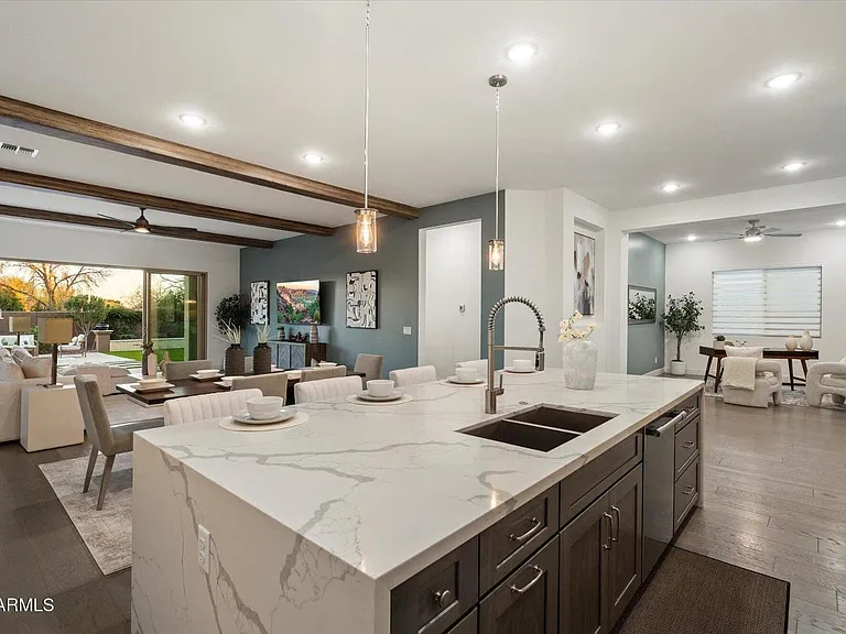 7403 W Lisbon Ln — Photo 3