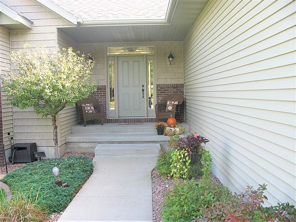 2nd image of 223501 Magnolia Ave