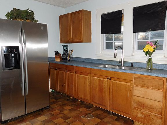 4th image of 5433 Geddes Ave