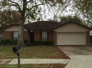 115 Ironwood St, Lake Jackson, TX 77566
