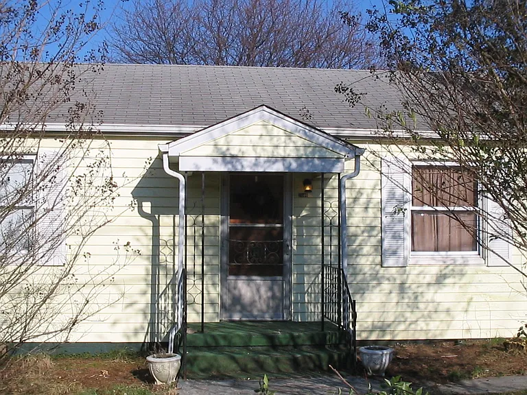 2606 Waverly St — Photo 1