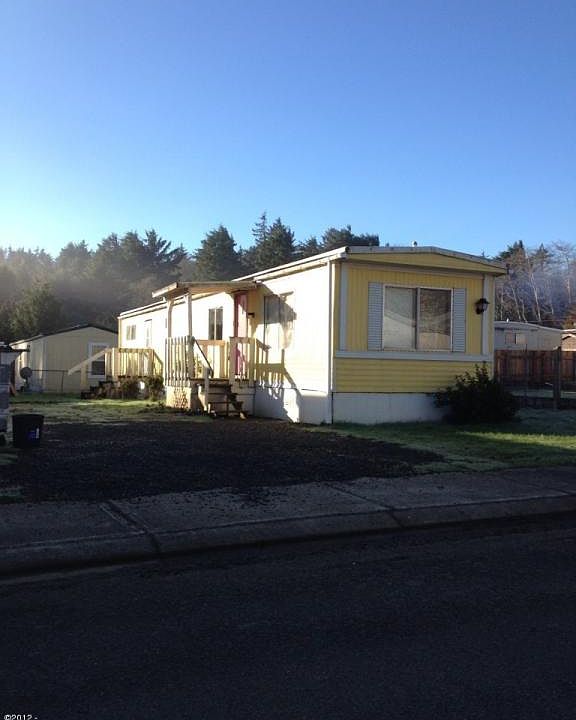 2nd image of 2420 NE 29th St