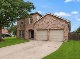 9032 Trail Blazer Dr, Fort Worth, TX 76131