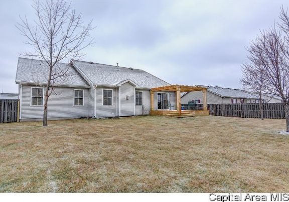 3rd image of 1130 White Birch Dr