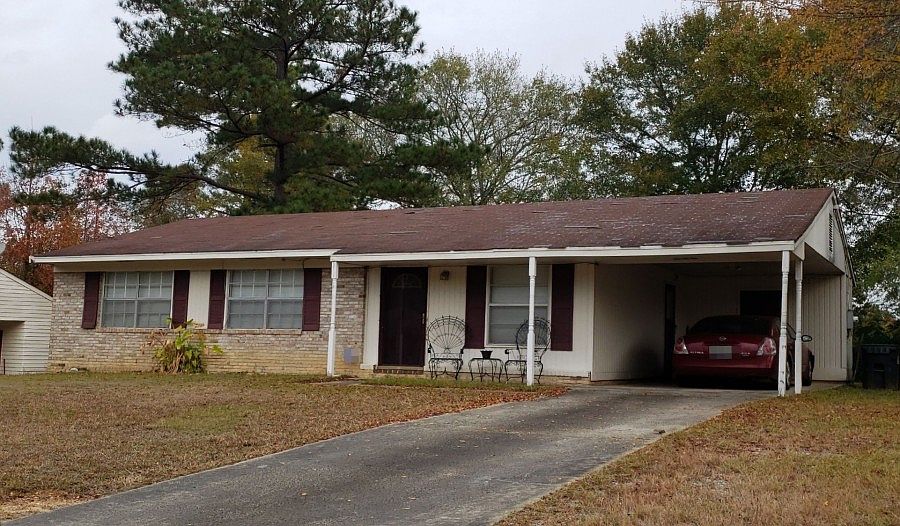 2nd image of 1712 Gloria St