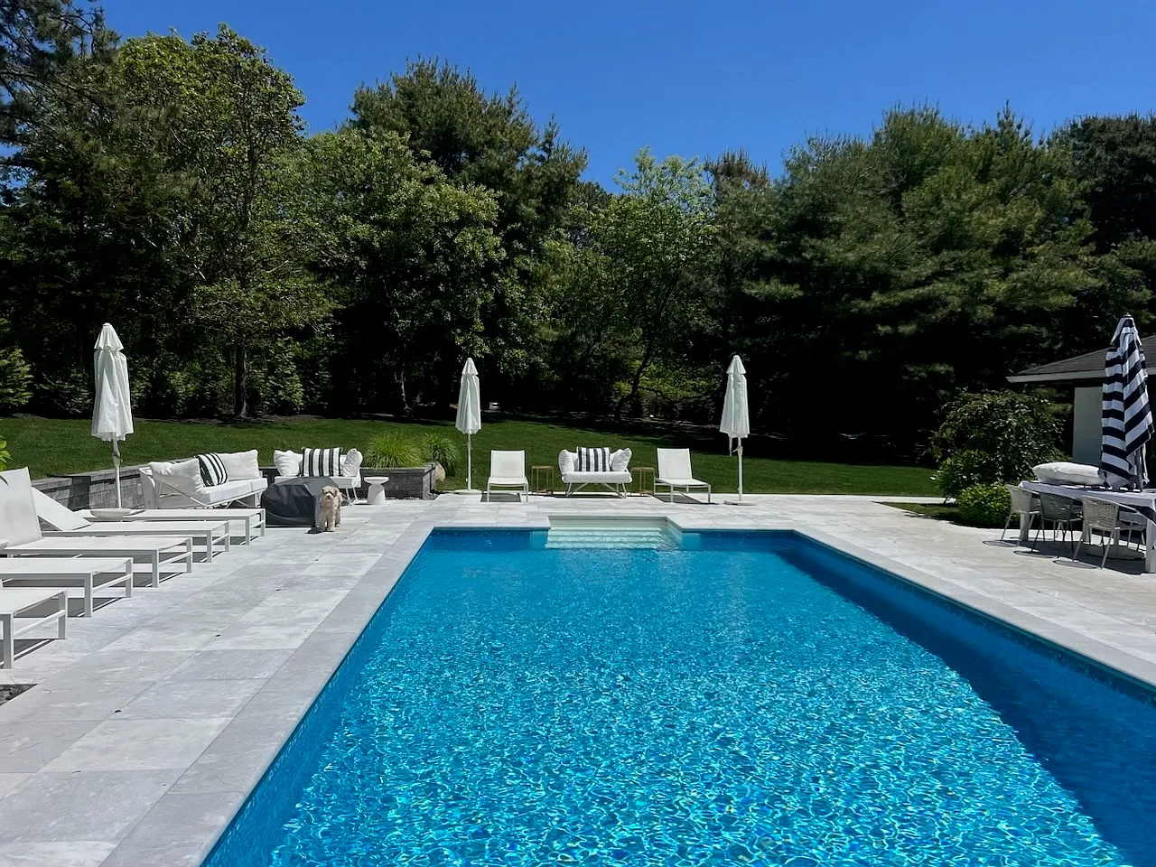 Private Southampton Rental Near the Village Beautifully Renovated — Photo 3