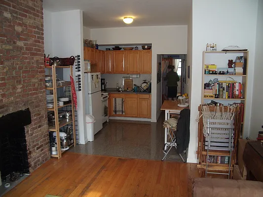 Rented by Kings Court Real Estate | media 18