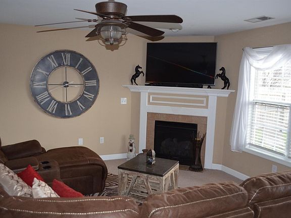5th image of 2488 N Huntly Pl