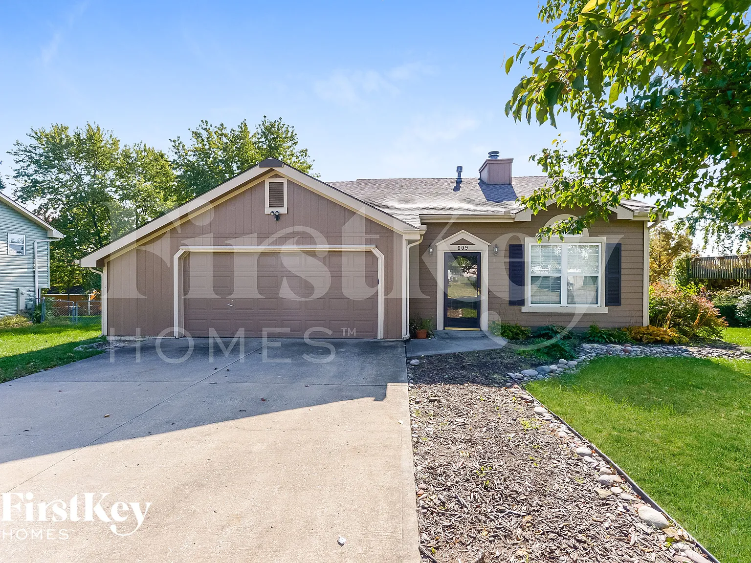 3 bed, 2.0 bath, 1968 sqft, $1,865 — Photo 1