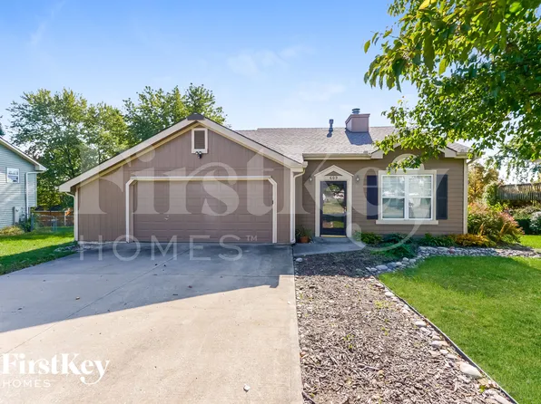 609 Rosehill Dr, Raymore, MO 64083